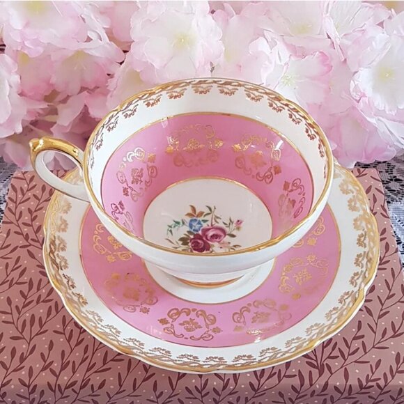1940 Pink Wide Mouth Tea Cup & Saucer by Sutherland Bone China England - Picture 3 of 10